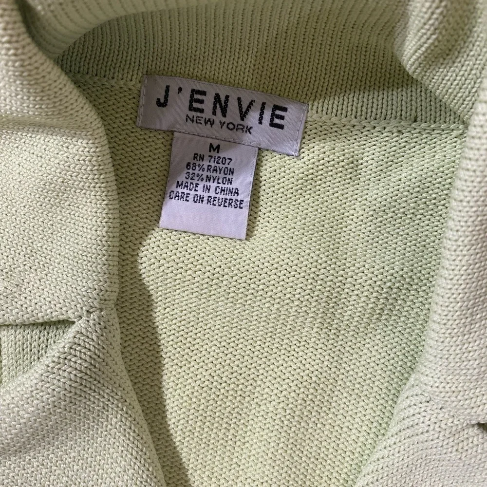 J’ENVIE Sweater size Medium (BT)
